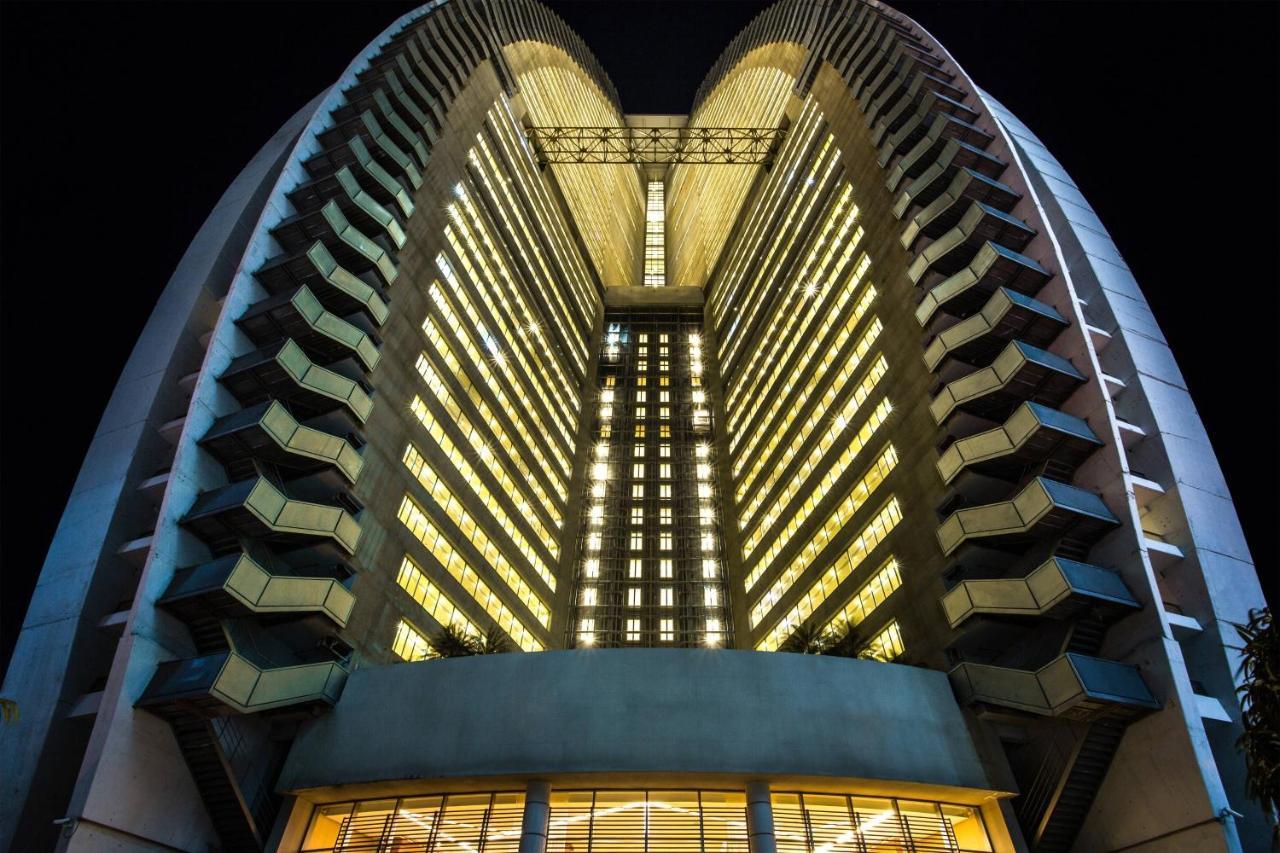 Jw Marriott Panama Hotel Luaran gambar The hotel at night